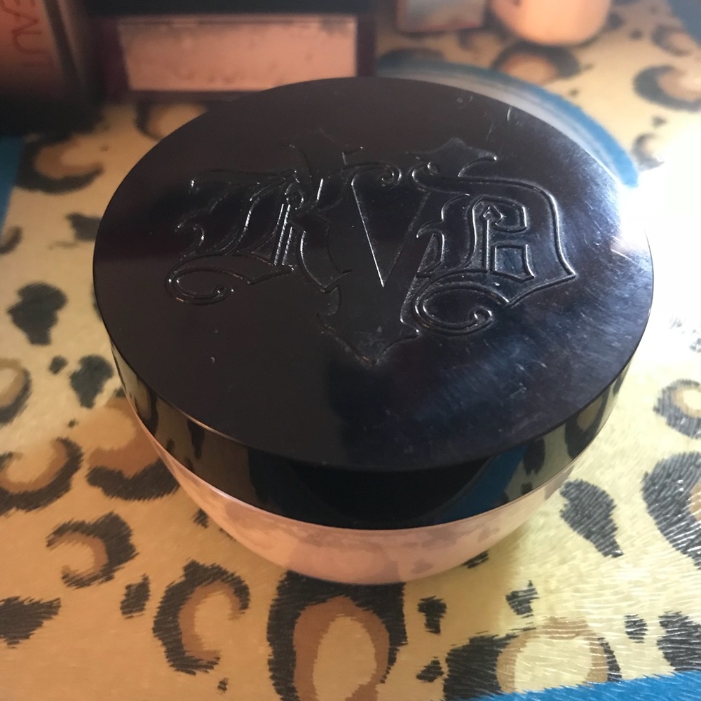 Kat von d translucent setting powder
